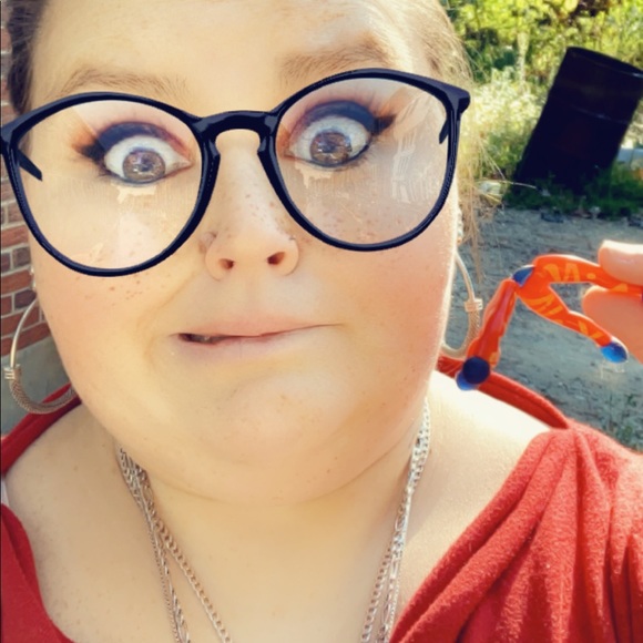 Meet your Posher, Rae - Picture 6 of 16